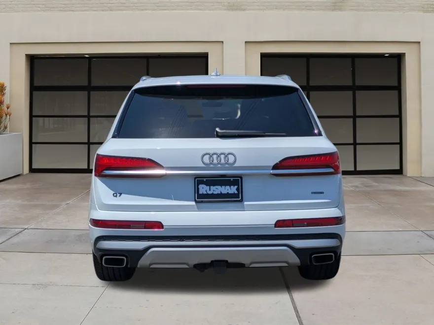 2025 Audi Q7 55 Premium Plus photo 1