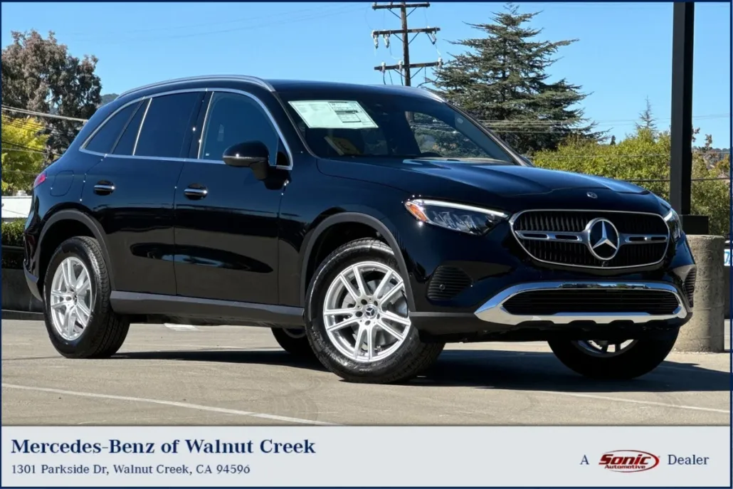 2025 Mercedes Benz GLC 300 photo 1
