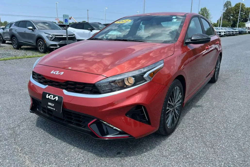 2024 Kia Forte GT-Line photo 1