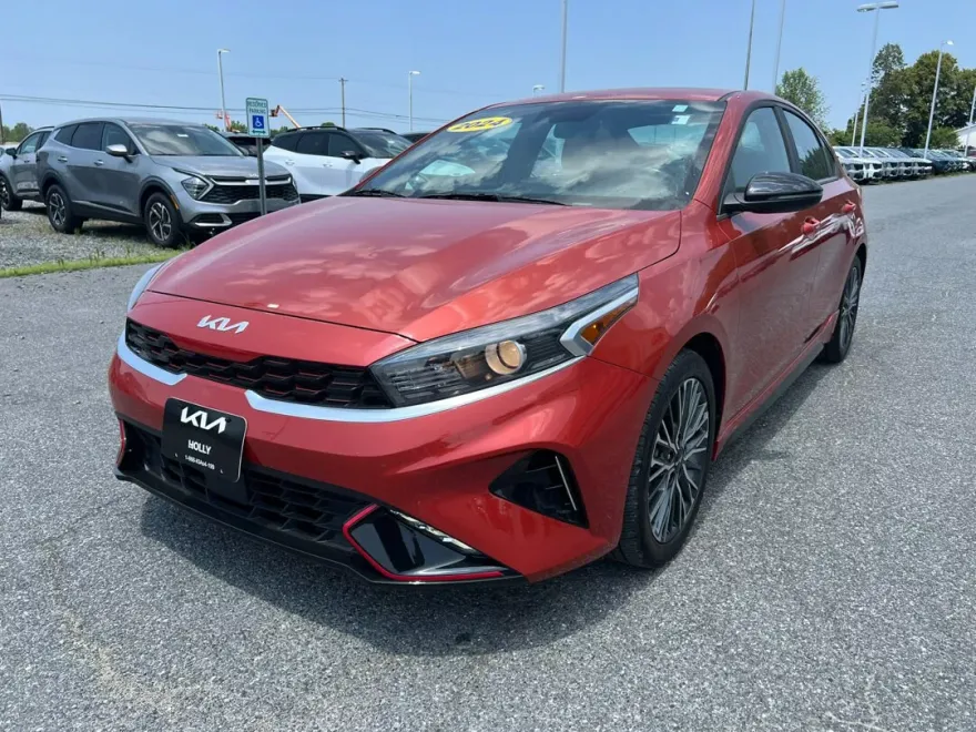 2024 Kia Forte GT-Line photo 1
