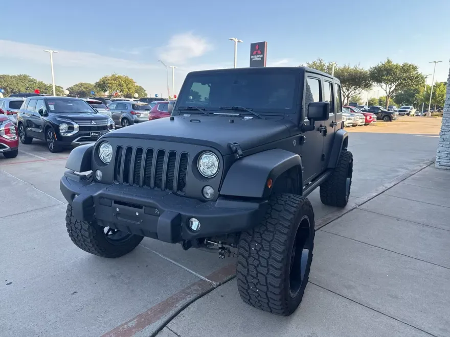 2017 Jeep Wrangler Unlimited Sahara photo 1