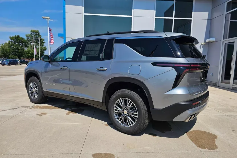2026 Chevrolet Traverse photo 1