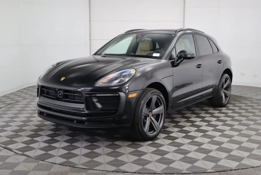 2025 Porsche Macan Base photo 1