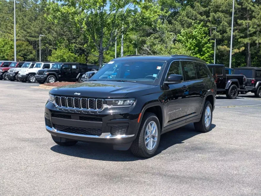 2025 Jeep Grand Cherokee Laredo X photo 1