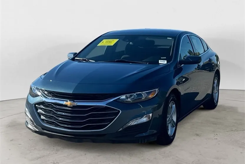 2024 Chevrolet Malibu 1LT photo 1