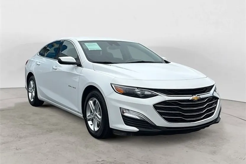 2023 Chevrolet Malibu LS photo 1