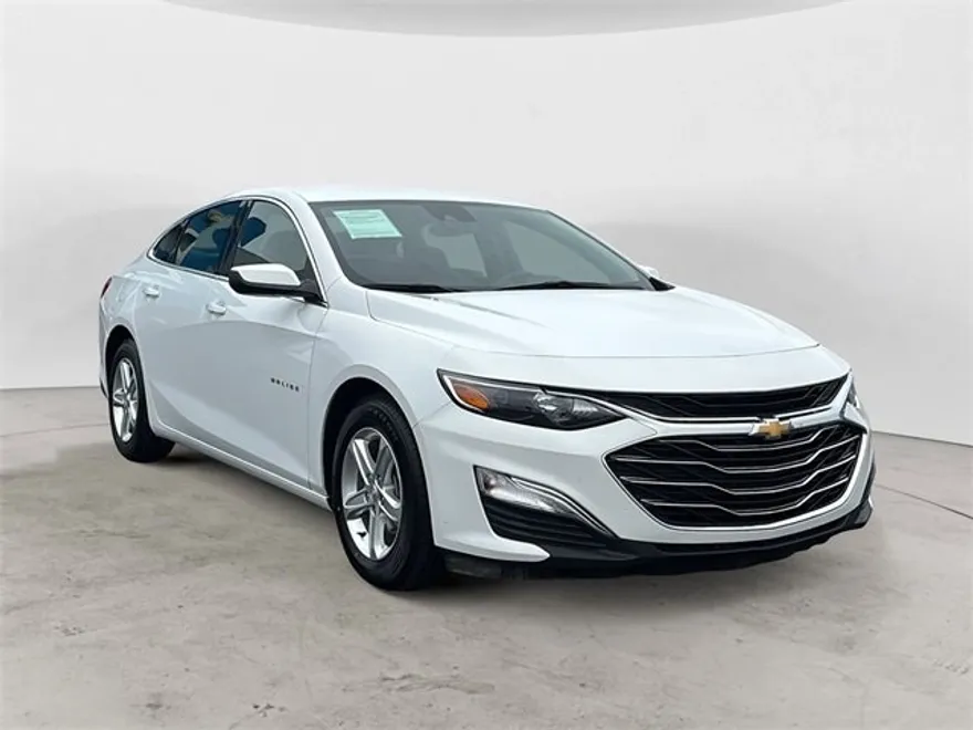 2023 Chevrolet Malibu LS photo 1