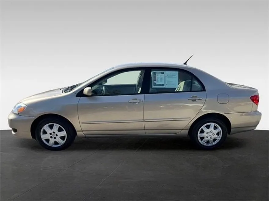 2007 Toyota Corolla LE photo 1