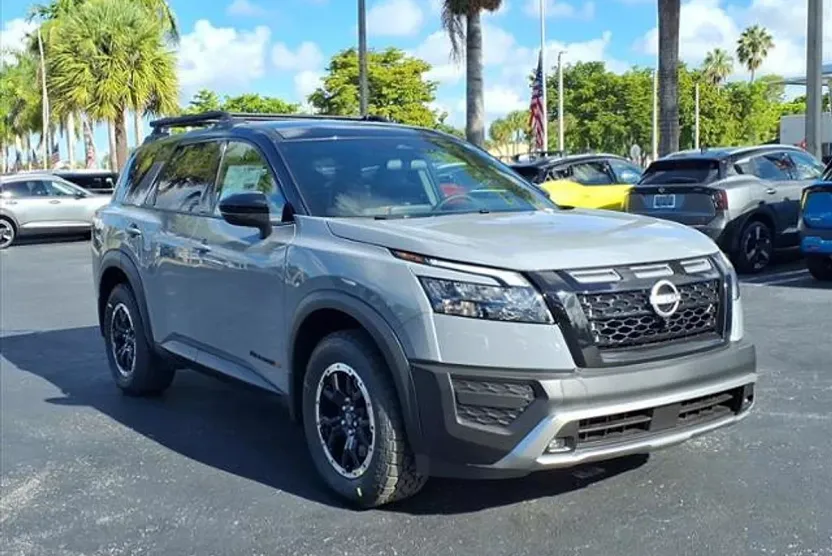 2025 Nissan Pathfinder SV photo 1