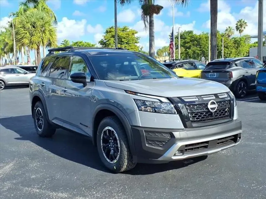 2025 Nissan Pathfinder SV photo 1