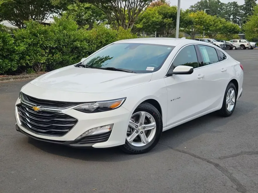 2023 Chevrolet Malibu 1LT photo 1