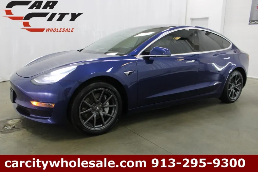 2019 Tesla Model 3 Long Range photo 1