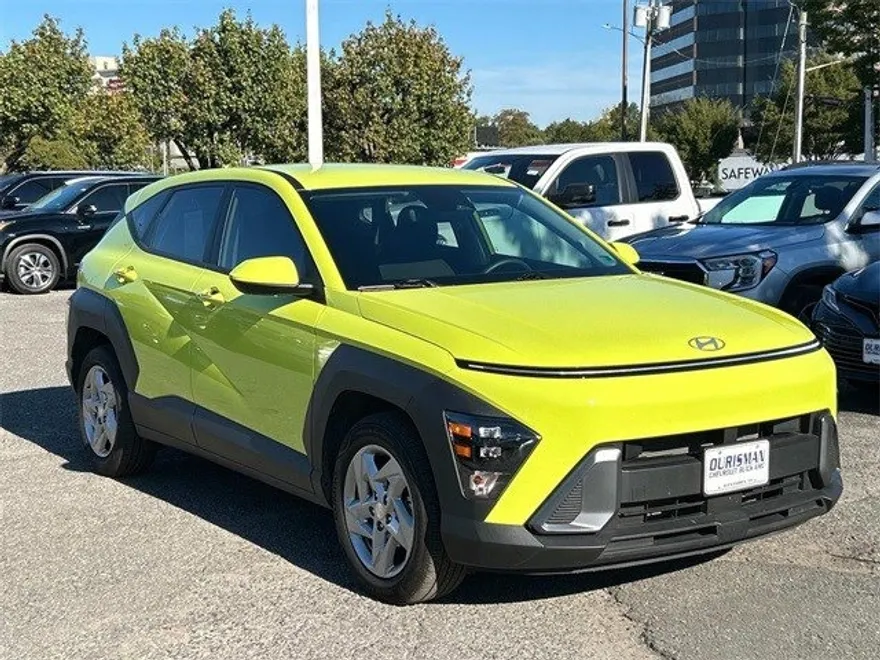 2025 Hyundai Kona SE photo 1