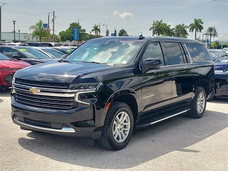 2023 Chevrolet Suburban LT photo 1