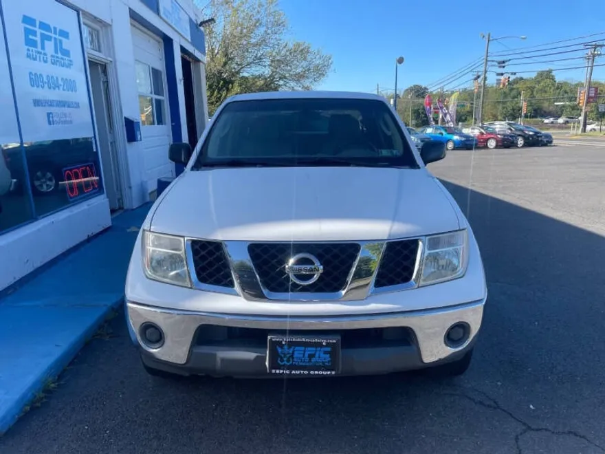 2008 Nissan Frontier LE photo 1