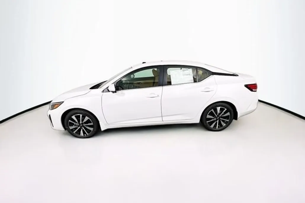 2025 Nissan Sentra SV photo 1
