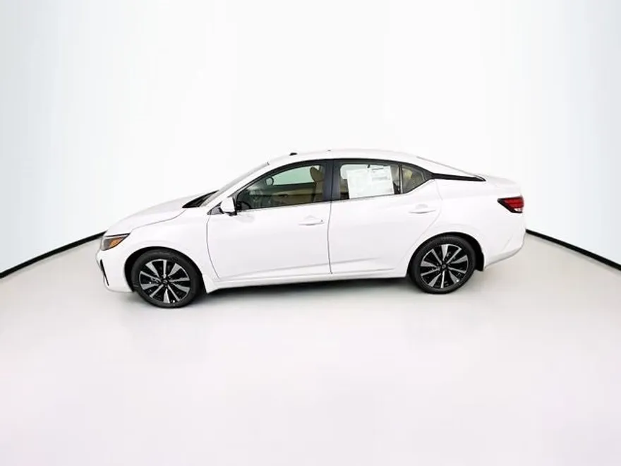 2025 Nissan Sentra SV photo 1