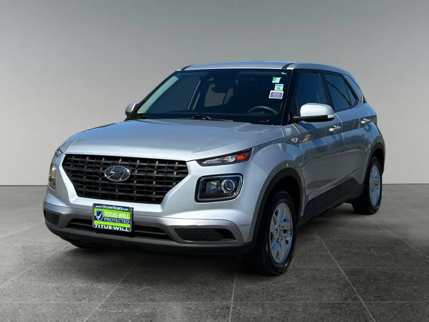 2022 Hyundai Venue SE photo 1