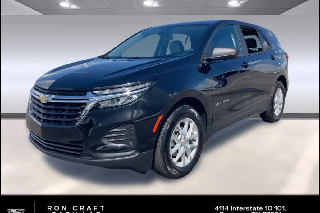2023 Chevrolet Equinox LS photo 1