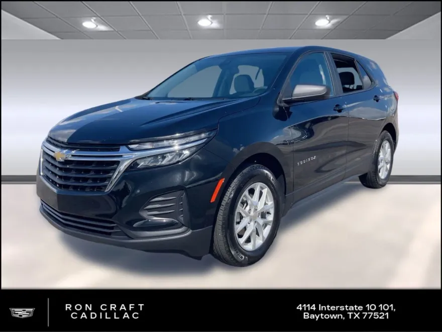 2023 Chevrolet Equinox LS photo 1