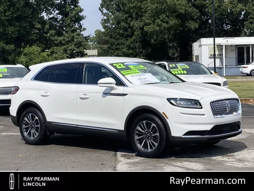 2022 Lincoln Nautilus Standard photo 1
