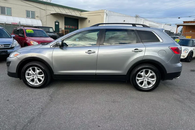 2011 Mazda CX-9 Touring GS photo 1