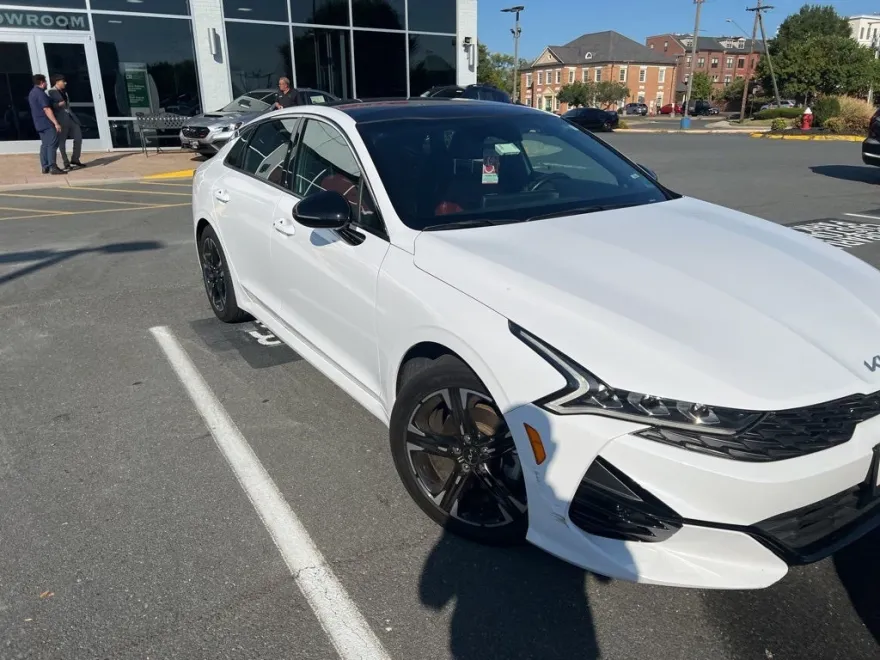 2022 Kia K5 GT-Line photo 1