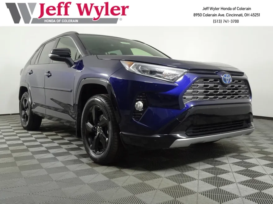 2019 Toyota RAV4 Hybrid XSE photo 1