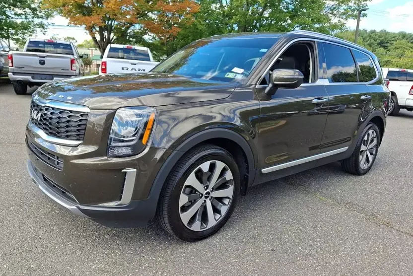 2022 Kia Telluride S photo 1