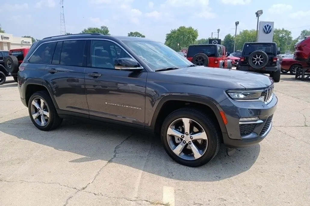 2022 Jeep Grand Cherokee Limited photo 1