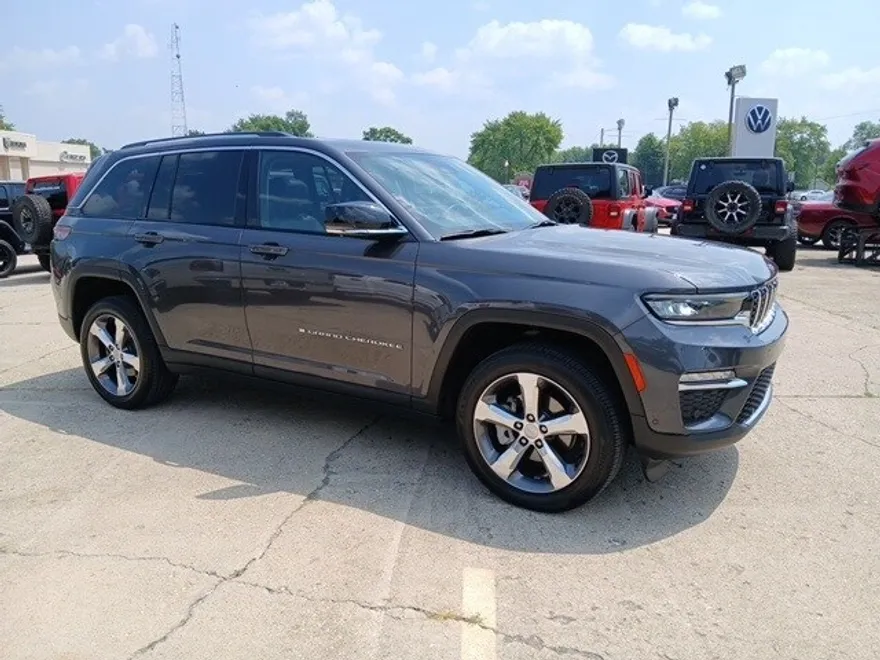 2022 Jeep Grand Cherokee Limited photo 1
