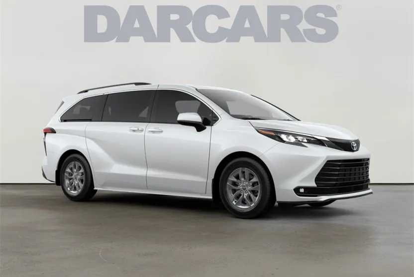 2025 Toyota Sienna XLE photo 1