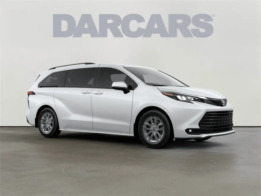 2025 Toyota Sienna XLE photo 1