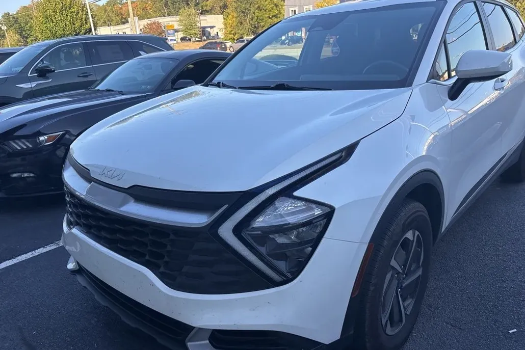 2023 Kia Sportage Hybrid LX photo 1