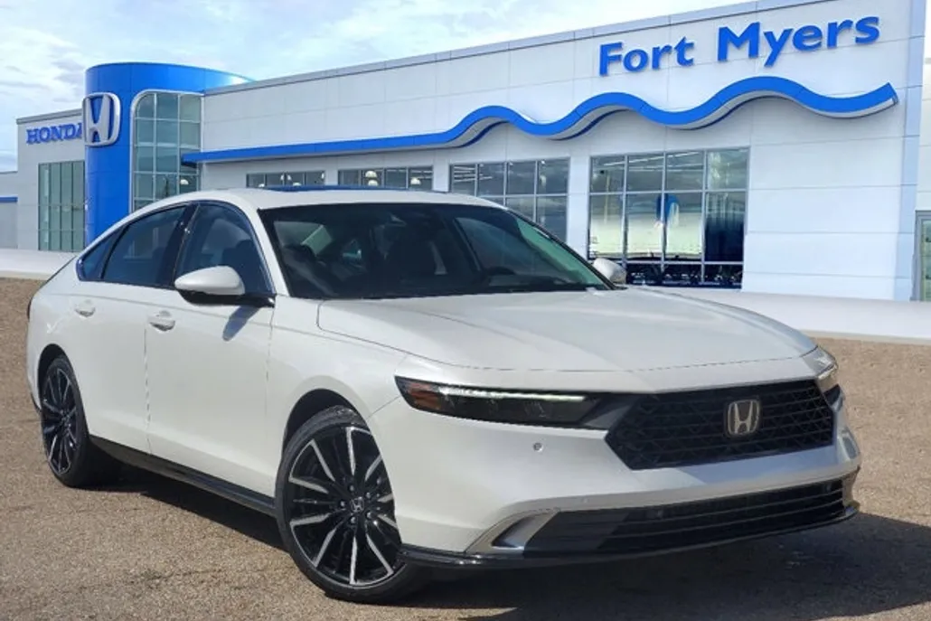 2025 Honda Accord Hybrid Touring photo 1