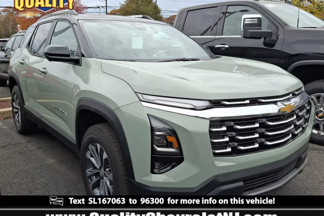 2025 Chevrolet Equinox LT photo 1