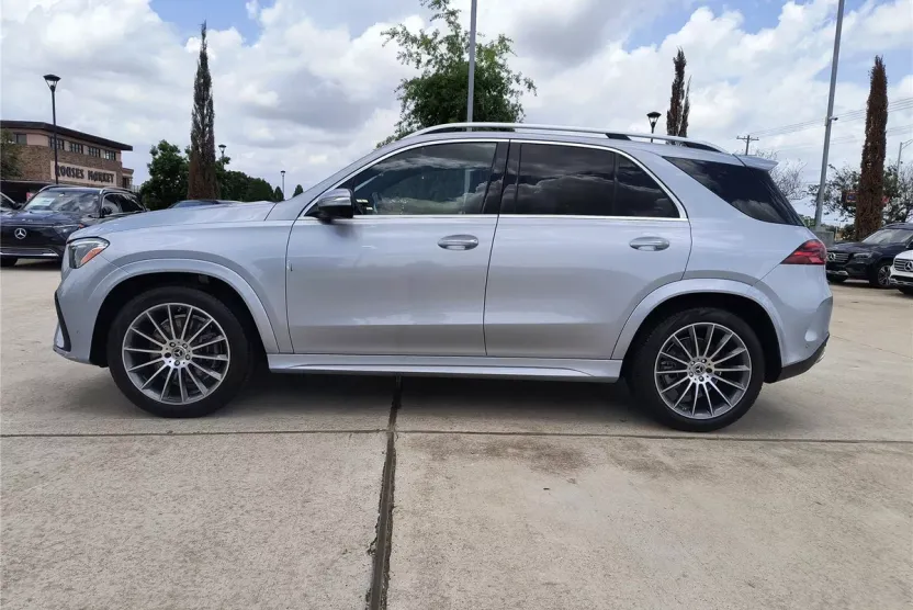 2024 Mercedes Benz GLE 450 4MATIC photo 1