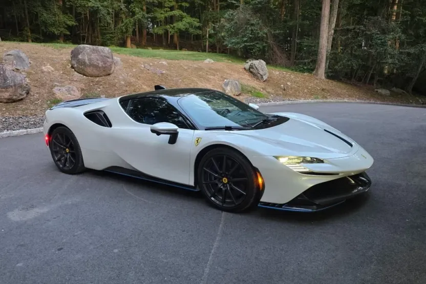 2023 Ferrari SF90 Stradale photo 1