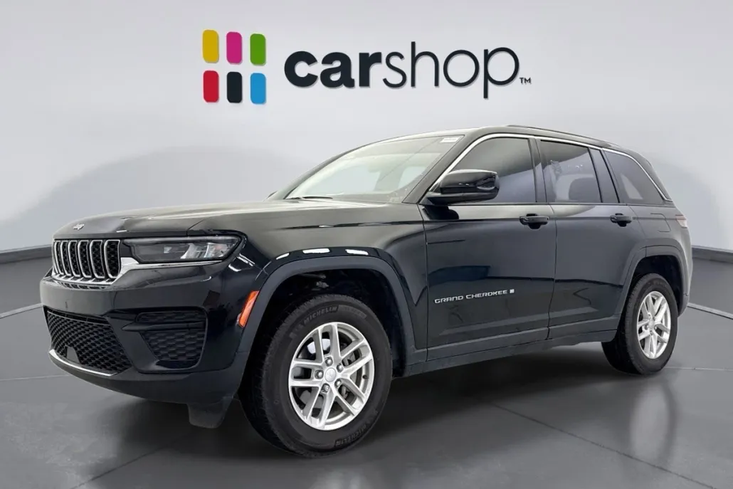 2023 Jeep Grand Cherokee Laredo photo 1