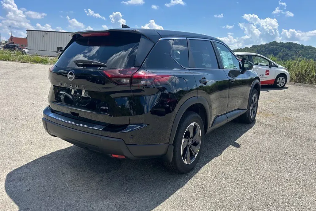 2026 Nissan Rogue SV photo 1