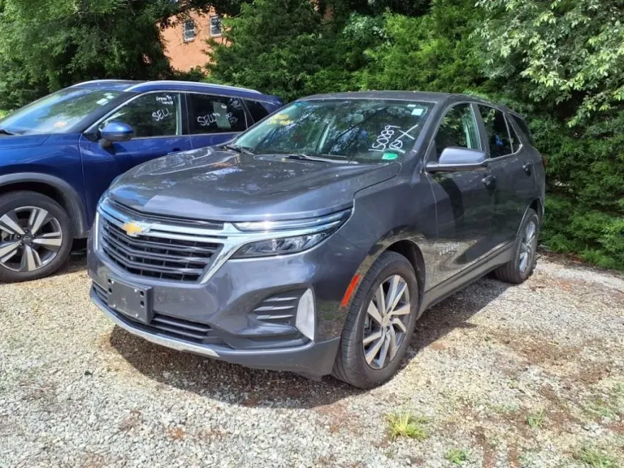 2023 Chevrolet Equinox LT photo 1