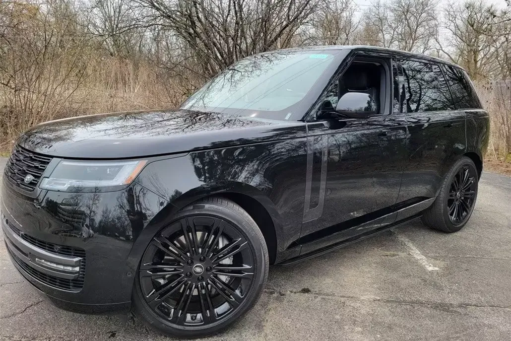 2025 Land Rover Range Rover SE photo 1