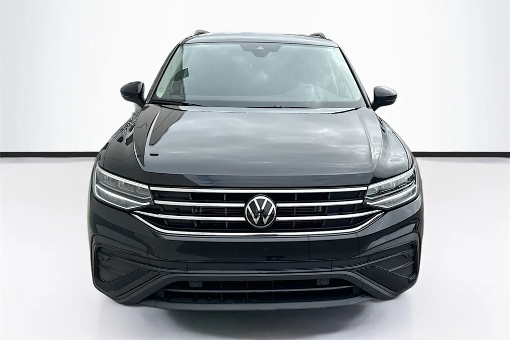 2024 Volkswagen Tiguan SE Wolfsburg Edition photo 1