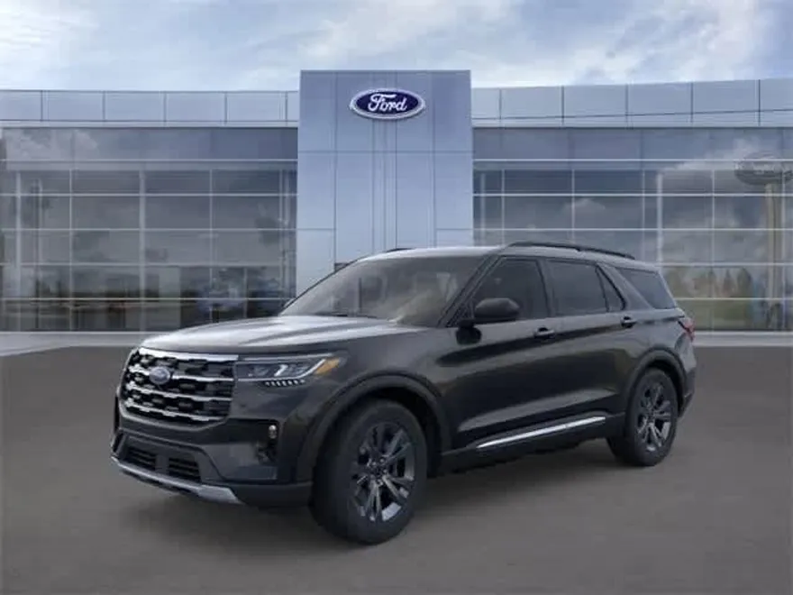 2025 Ford Explorer photo 1