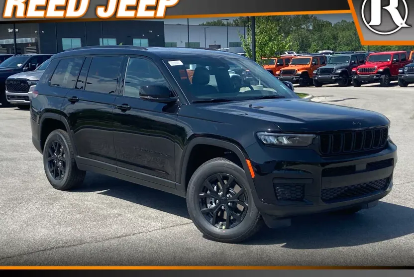 2025 Jeep Grand Cherokee Altitude photo 1