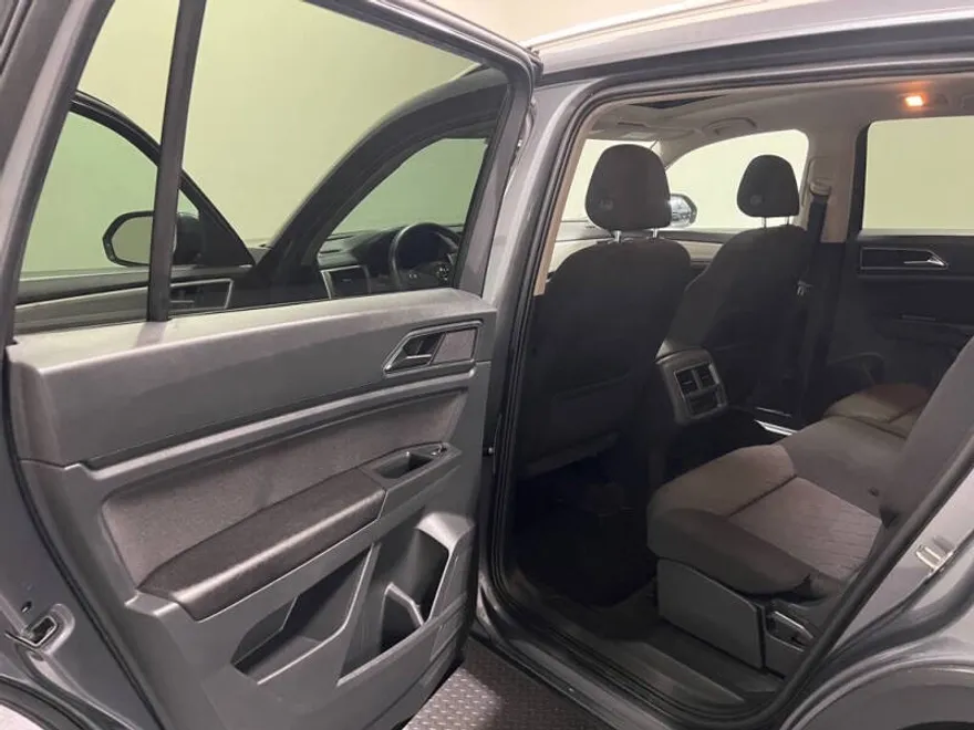 2018 Volkswagen Atlas V6 Launch Edition photo 1