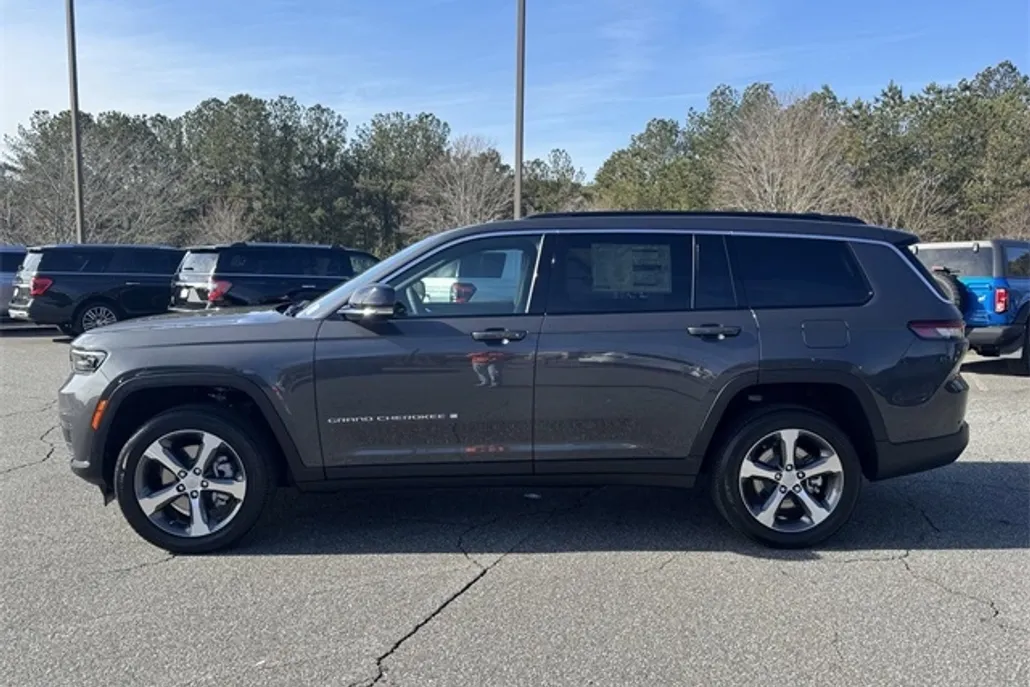 2025 Jeep Grand Cherokee Limited photo 1