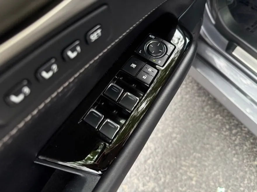 2016 Lexus GS 450h photo 28