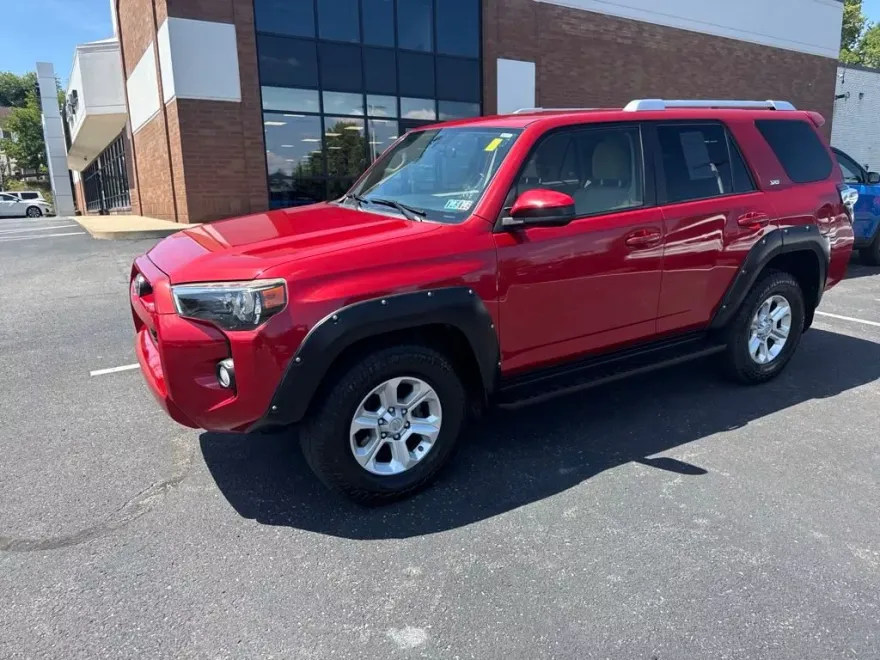 2015 Toyota 4Runner SR5 photo 1