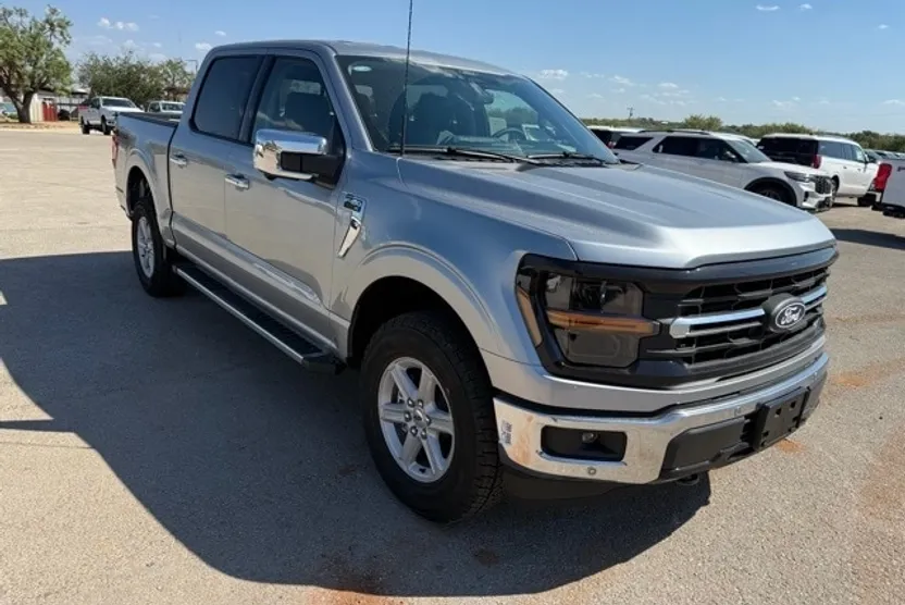 2025 Ford F-150 XLT photo 1